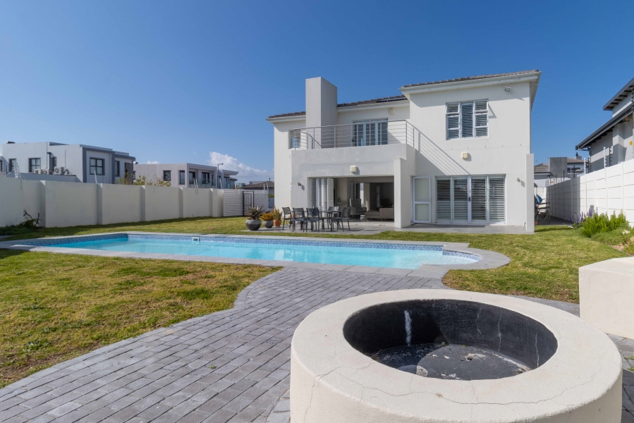 To Let 3 Bedroom Property for Rent in Parklands North Western Cape